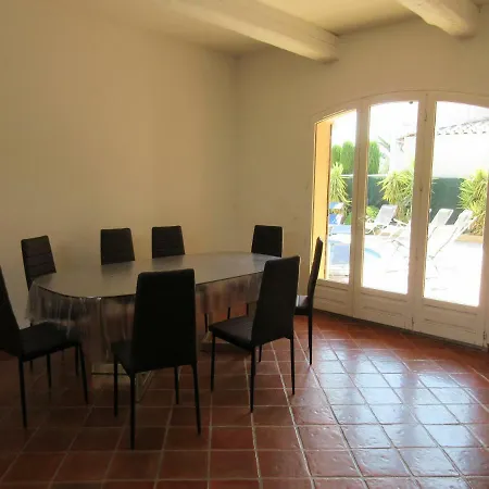 Villa Spacieuse, Climatisation, Piscine, Jardin Paysage, Proche