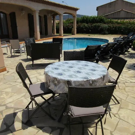 Villa Spacieuse, Climatisation, Piscine, Jardin Paysage, Proche
